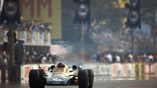 Fittipaldi a Monza nel 1971 con la Lotus 56B da Formula 1