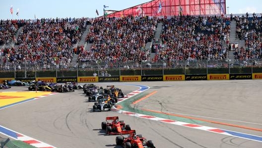 Uno scatto della partenza del GP dello scorso anno, in foto curva 2 e 3. Getty