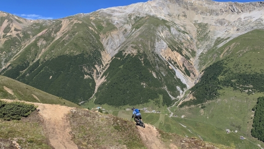 Hans Rey impegnato su un tratto tecnico del Lonely Planet a Livigno. Masperi