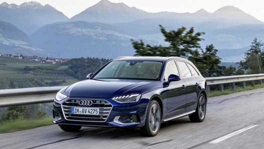 Da oggi tutti i motori benzina e diesel di Audi A4 saranno abbinati ad un elettrico