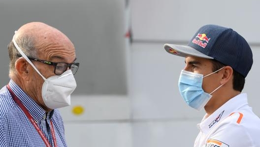 Carmelo Ezpeleta con Marc Marquez. Afp