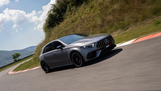 La AMG A45-S sul circuito dell’Isam