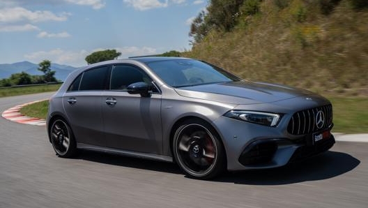 La Mercedes-AMG A45S vanta 421 Cv e 500 Nm di coppia