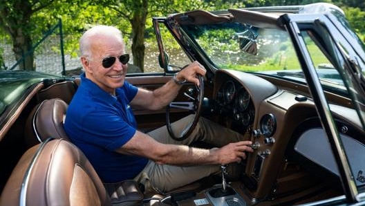 Il padre di Biden era un venditore di auto e questo permetteva al figlio di poter guidare tutte le novità a quattro ruote