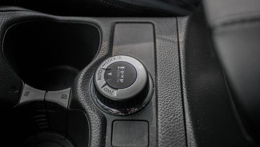 La trazione può essere settata su tre modalità - 2WD, Auto e Lock - a seconda del tipo di fondo da affrontare