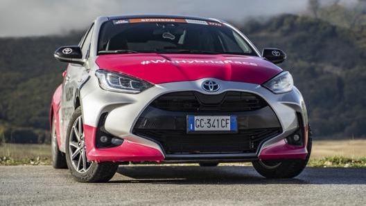 Toyota Yaris Hybrid  lauto protagonista del Giro dItalia