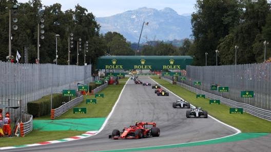 Monoposto in azione a Monza. LaPresse