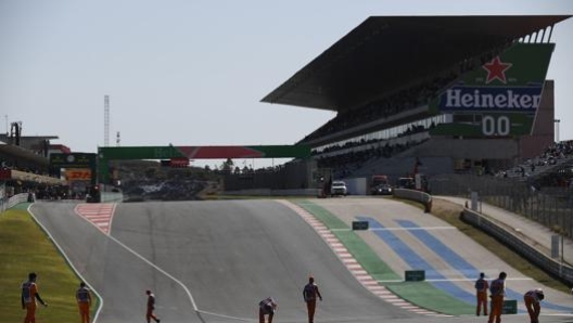 Il rettilineo della pista di Portimao. LaPresse