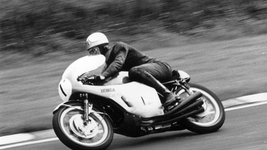 Mike Hailwood sulla Honda nel 1968. Getty