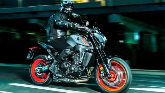 La Yamaha MT-09 modello 2021