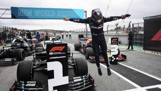 Lewis hamilton in volo. Getty