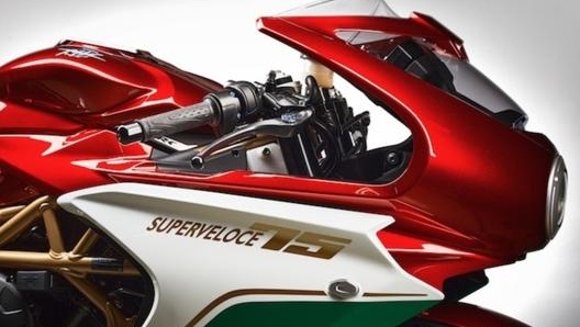 Livrea tricolore e dettagli dorati per la Superveloce 75 Anniversario