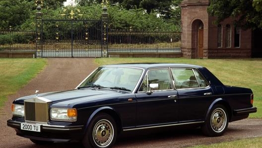 Un’elegantissima Rolls-Royce Silver Spirit