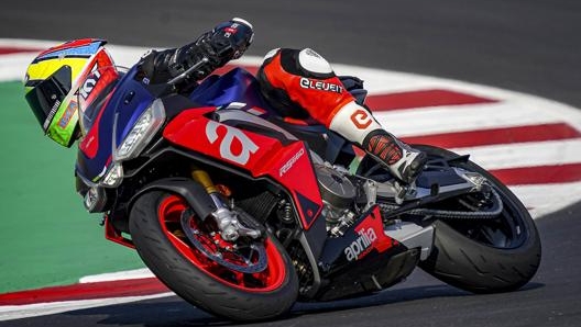 Lorenzo Savadori alla guida dell’Aprilia RS 660 a Misano