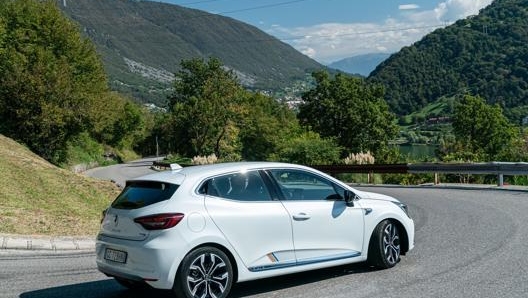 La Renault Clio E-Tech permette di viaggiare in elettrico per gran parte del tempo in città