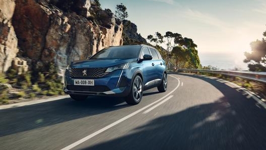 Il resyling della Peugeot 5008 arriverà a gennaio 2021