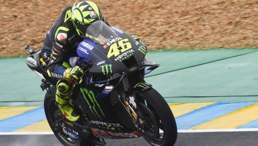 Valentino Rossi si vede annullare il suio giro migliore una volta terminate le Libere 2. Afp