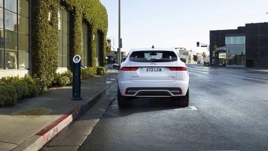 Nuova E-Pace al debutto in versione plug-in hybrid