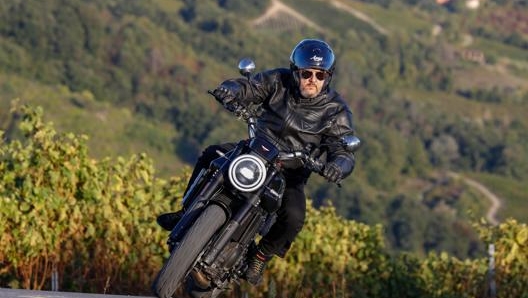 La moto si comporta bene anche nei tornanti stretti