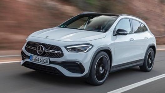 Al volante della nuova Mercedes-Benz Gla 200d