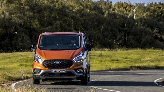 Il nuovo Ford Tourneo Custom Active si guida come un’auto