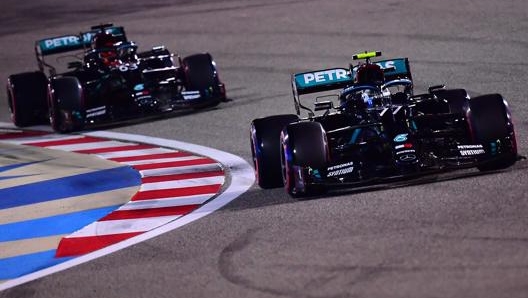 Bottas davanti a Russell nel GP Sakhir. Afp