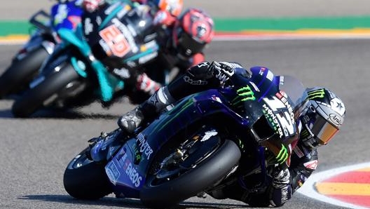 Maverick Viñales davanti a Fabio Quartararo. Afp