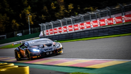 La Lamborghini Huracán costretta al ritiro con Lind dopo una gara da protagonista in classe Pro