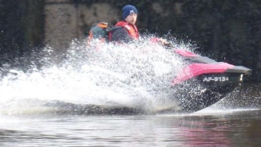 Il 28enne britannico non aveva mai guidato una moto d’acqua prima di allora