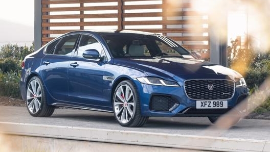 Il restyling di Jaguar XF berlina e Sportbrake include novità stilistiche, tecnologiche e nelle motorizzazioni