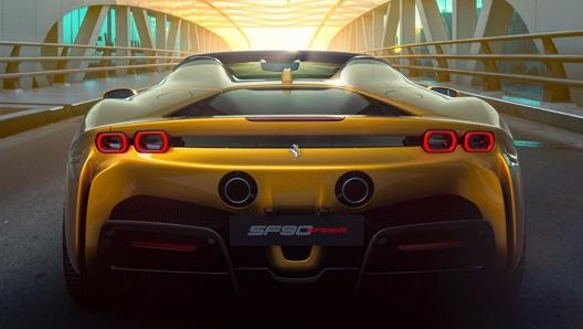 Il posteriore della Ferrari SF90 Spider