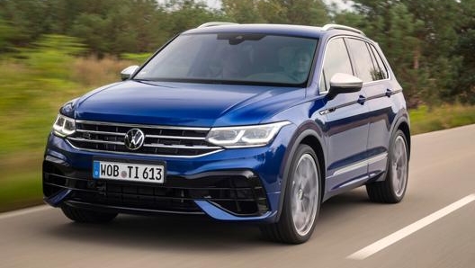 Volkswagen Tiguan R sulle strade della Germania