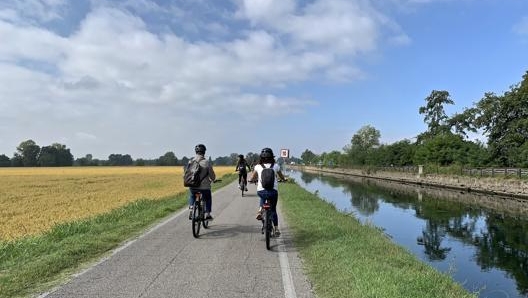 Corsi d’acqua, canali artificiali e campi coltivati fanno parte del paesaggio alla periferia di Milano. Masperi