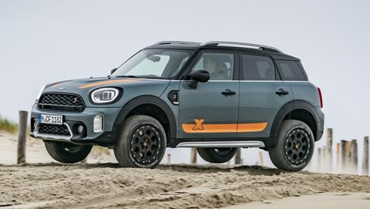 La Mini Countryman è anche la vettura di supporto all’X-raid Team