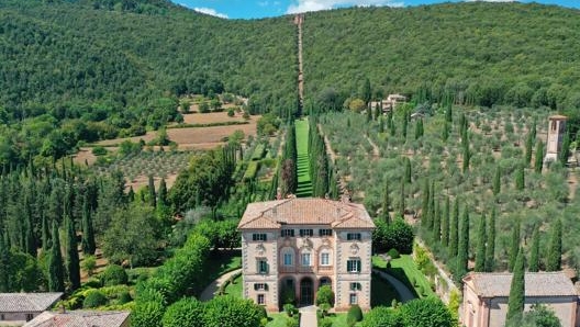 Villa Cetinale. Sullo sfondo la scalinata composta da oltre 300 gradini