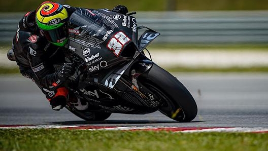 Lorenzo Savadori con l’Aprilia MotoGP