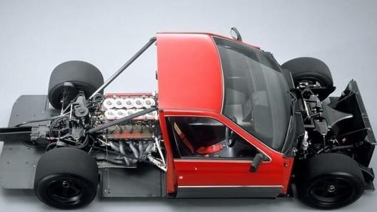 Il motore V10 da 3,5 litri da 620 Cv della Alfa 164 Pro Car