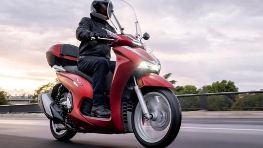 L’Honda SH350i 2021 è cambiato su tutti i fronti