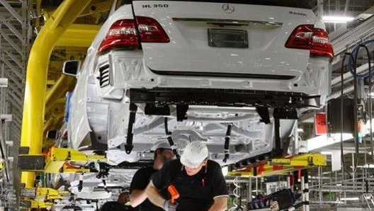 Una linea di produzione della Mercedes