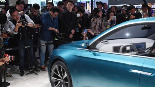 La Geely Preface presentata al salone di Shanghai. Afp