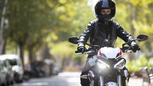 La “Street” S offre di serie controllo di trazione e due riding mode