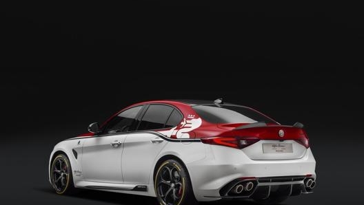 L’attuale Giulia Quadrifoglio (qui con la livrea Alfa Romeo Racing) vanta 500 cavalli, la Gta ne avrebbe 617