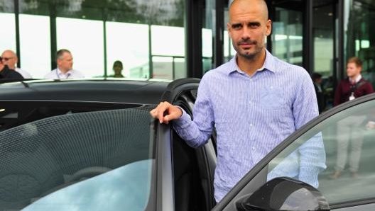 Pep Guardiola: allenatore vincente, guidatore distratto.