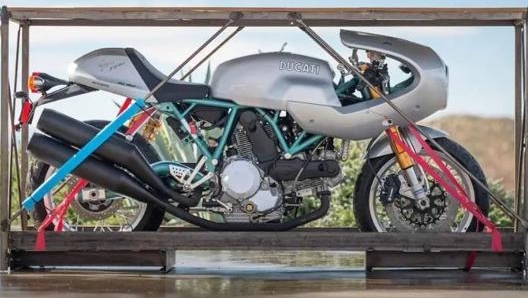 La Ducati Paul Smart 1000 LE del 2006 nel suo imballaggio originale