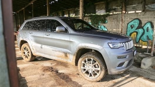 Le fiancate muscolose della Grand Cherokee. Masperi