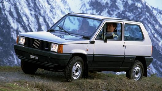 La prima Fiat Panda fu lanciata nel 1980, disegnata da Giorgetto Giugiaro