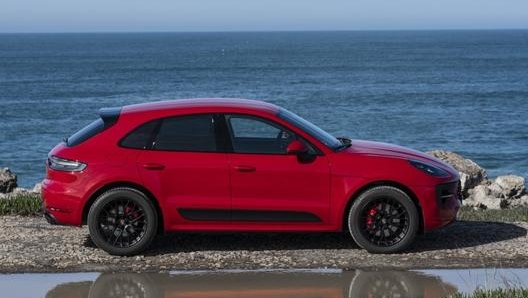 La Macan Gts è lunga 4.686 mm. Il peso in ordine di marcia è di 1.910 kg