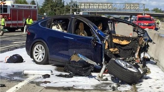 La Tesla Model X coinvolta nellincidente accaduto in California il 23 marzo 2018. AP