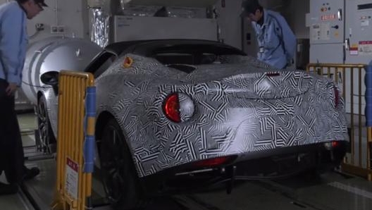 L’esemplare di Alfa Romeo 4C utilizzato dalla Yamaha per sviluppare il proprio motore elettrico