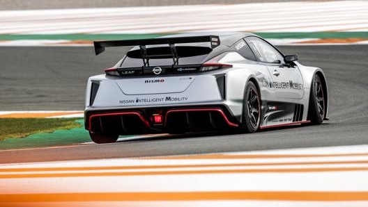 Potenza di 326 cavalli e 3,4 secondi sullo scatto 0-10 per questa Nismo elettrica